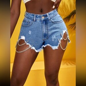 SHEIN Raw Hem Chain Denim Shorts Medium Wash